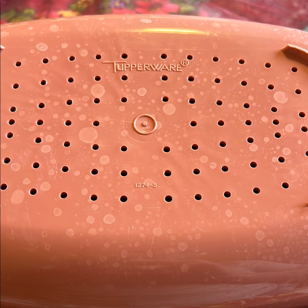 Tupperware Coral Food Storage Container - Picture 2 of 6